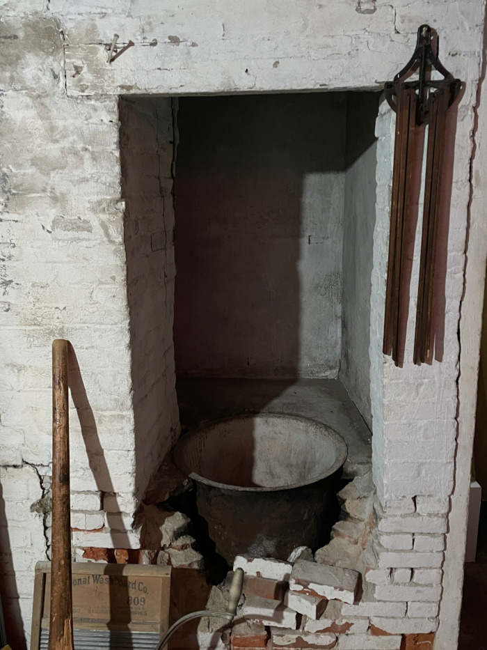 basement washroom, picture 4